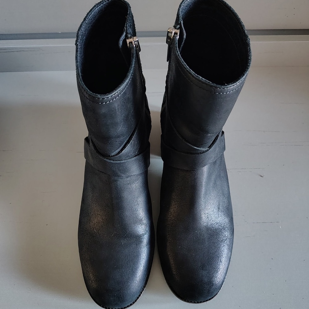 Sorel NL3709-010 Cate Black Leather Buckle Zip Boot US Size 8 - Picture 2 of 10